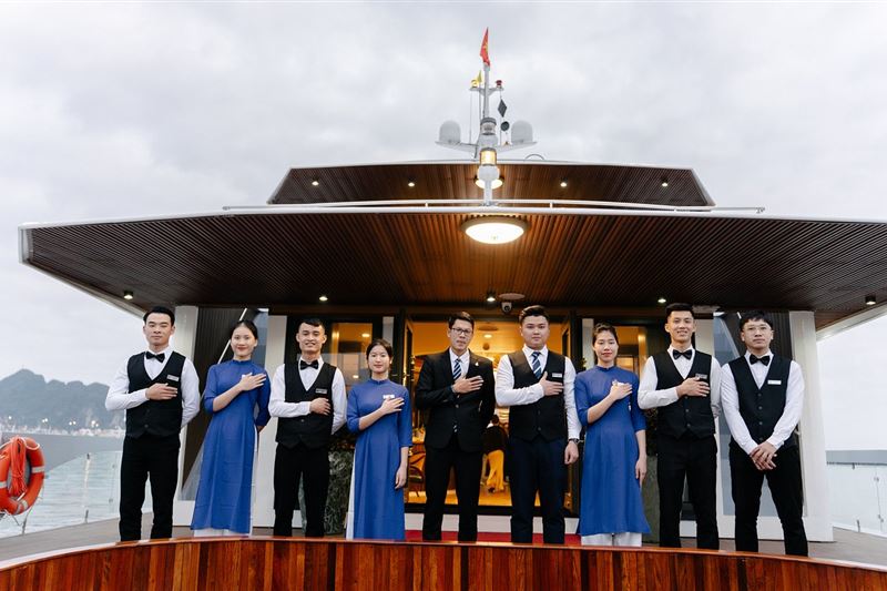 Symphony Cruise Ha Long Bay – Luxury Day Cruise Experience